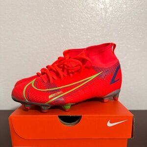 Nike Mercurial Superfly 8 Academy MG